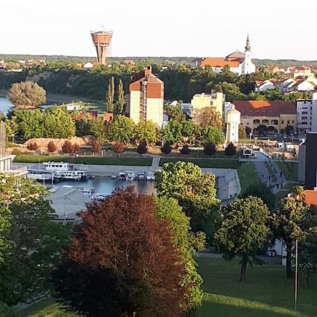 Apartman Panorama Vukovar Bagian luar foto